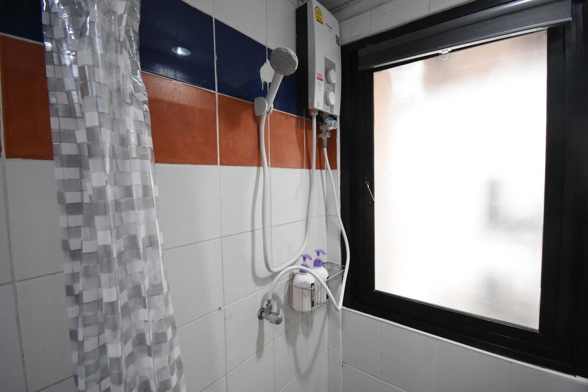 Room at Prachachuen Nonthaburi Exterior foto