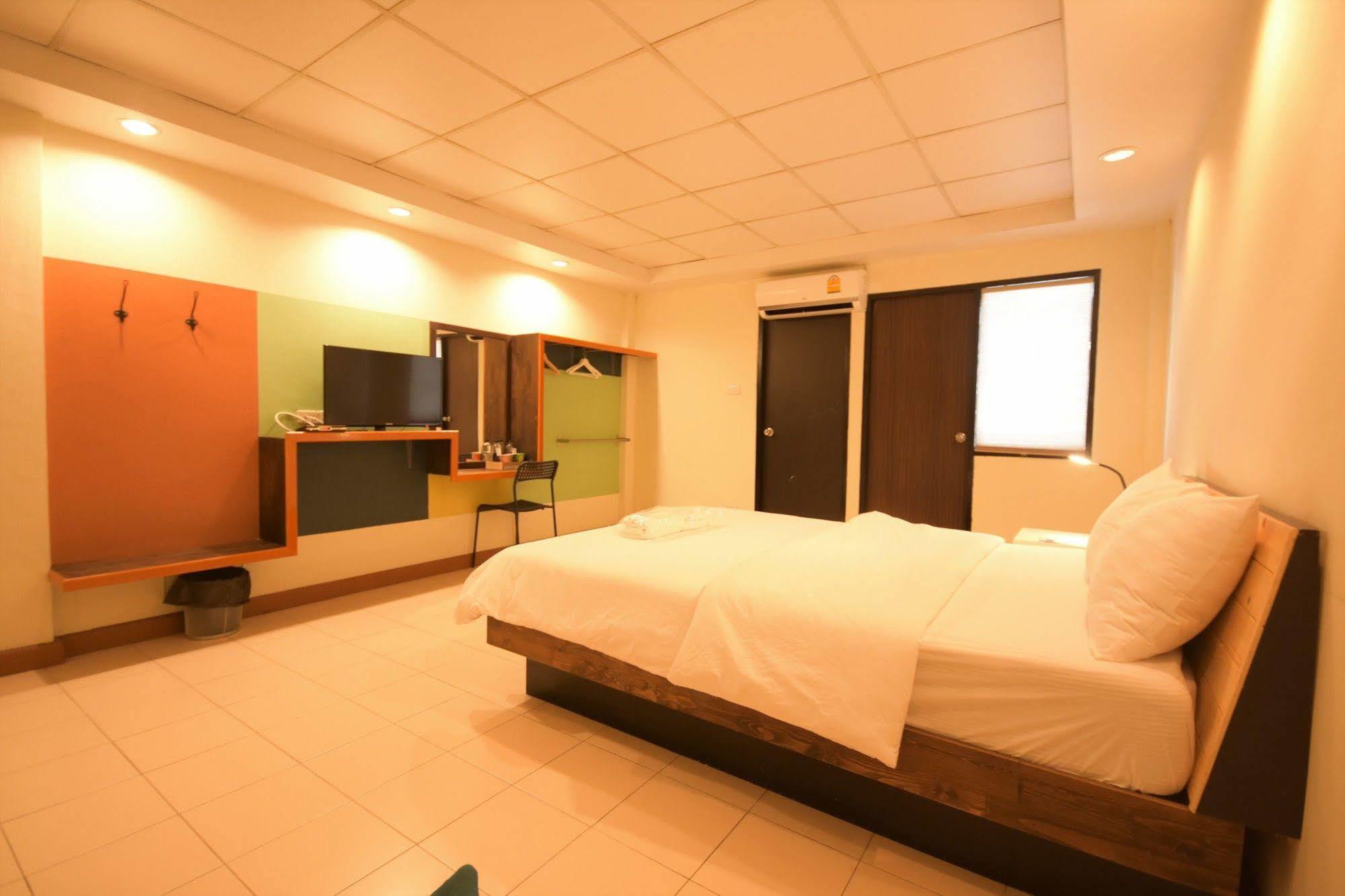 Room at Prachachuen Nonthaburi Exterior foto